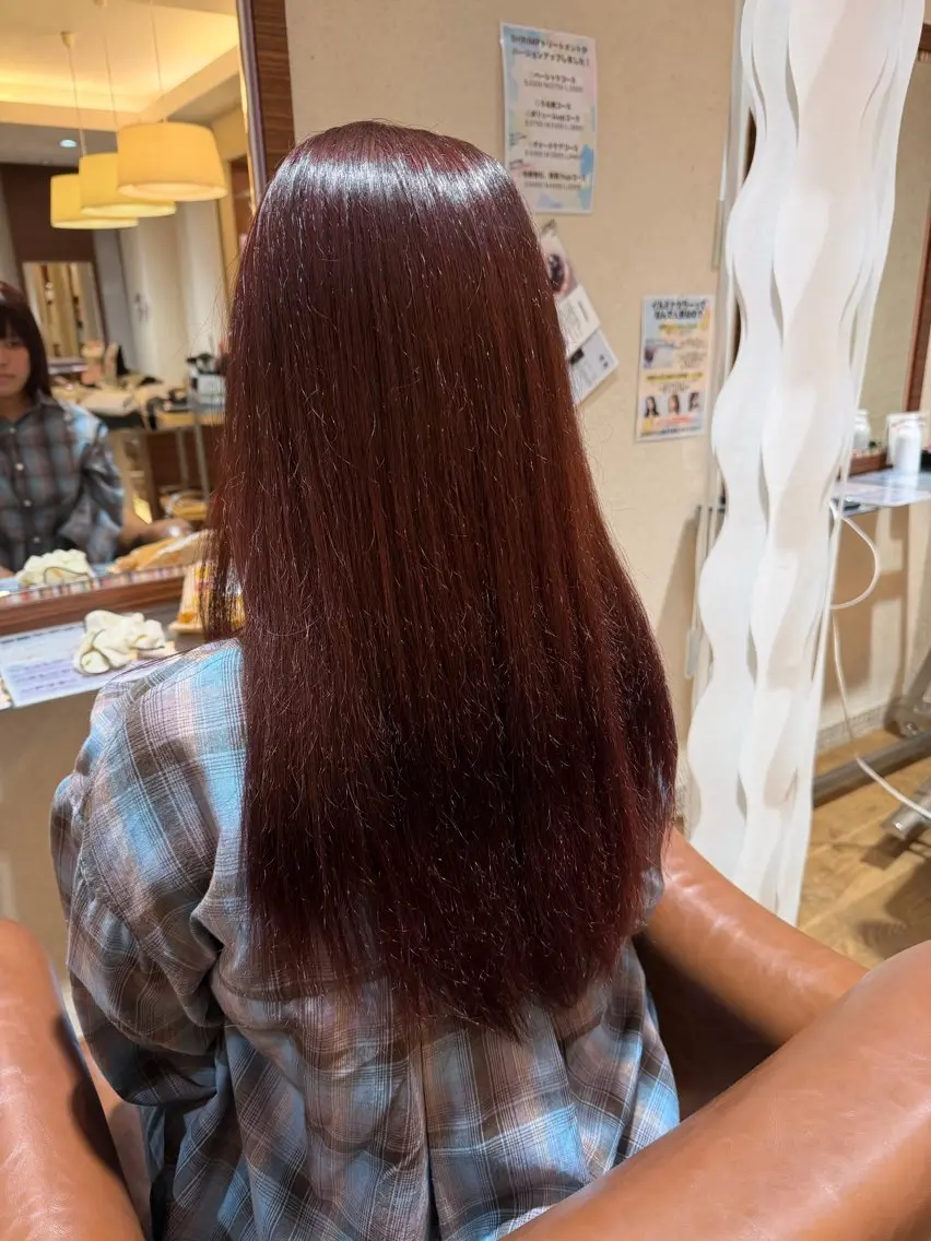 ロング カラー 一岡 小幸のヘアスタイル