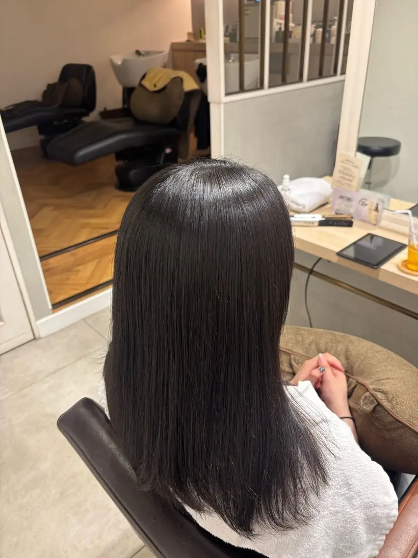 ロング 縮毛矯正 日野 鈴のヘアスタイル