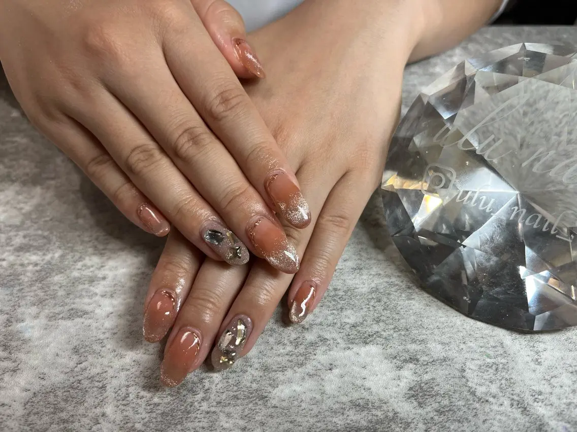 ネイル 持ち込み 佐野 愛美のネイルデザイン