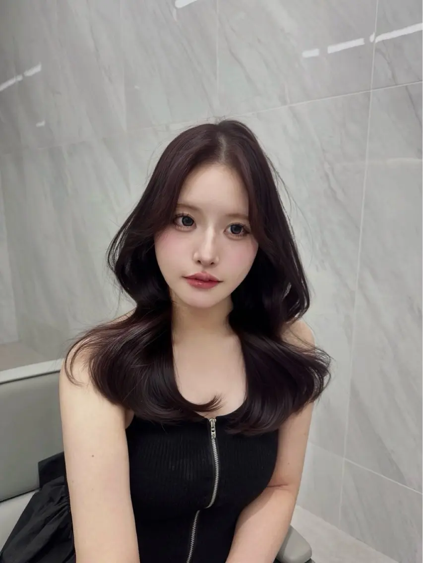 ロング カラー ヘアアレンジ ブリーチ ラベンダーカラー ヘアカラー トリートメント ヘッドスパ ヘアセット 💎韓国/ レイヤー カット/ 暖色🫧のヘアスタイル