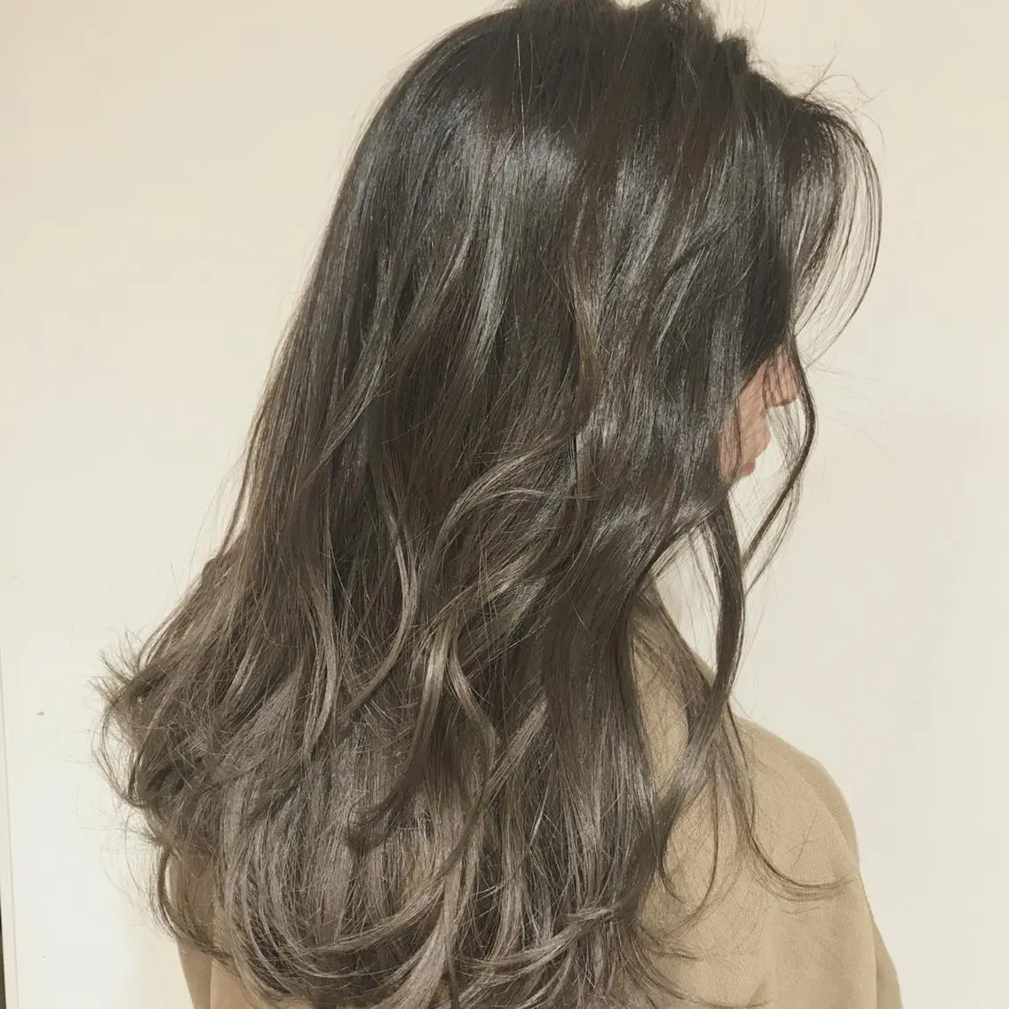 ミディアム カラー カット ヘアカラー トリートメント 髪質改善カラー韓国風 レイヤーtudaのヘアスタイル
