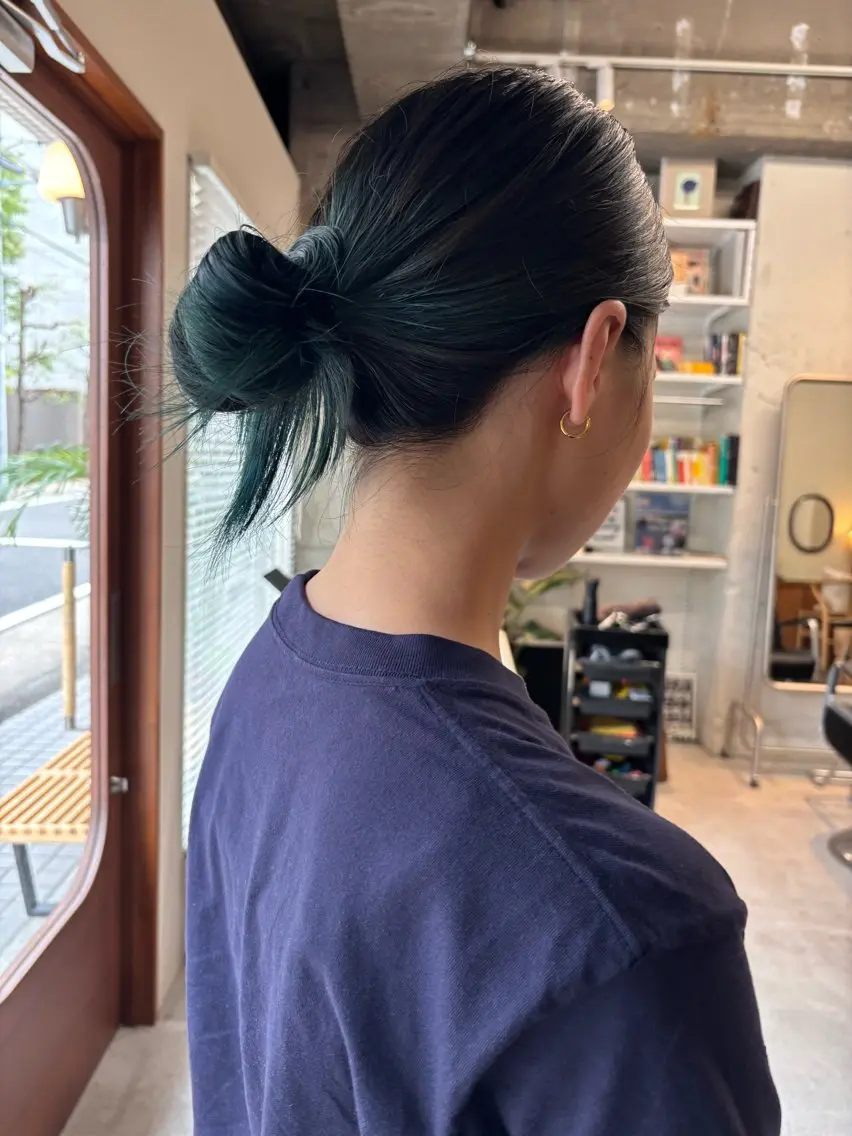 セミロング カラー ブリーチ 永田 愛莉のヘアスタイル
