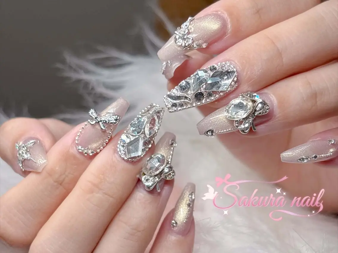 ネイル オーロラネイル クリアネイル フラッシュネイル フレンチネイル ジェルネイル ハンドネイル Sakura Nail Salonのネイルデザイン