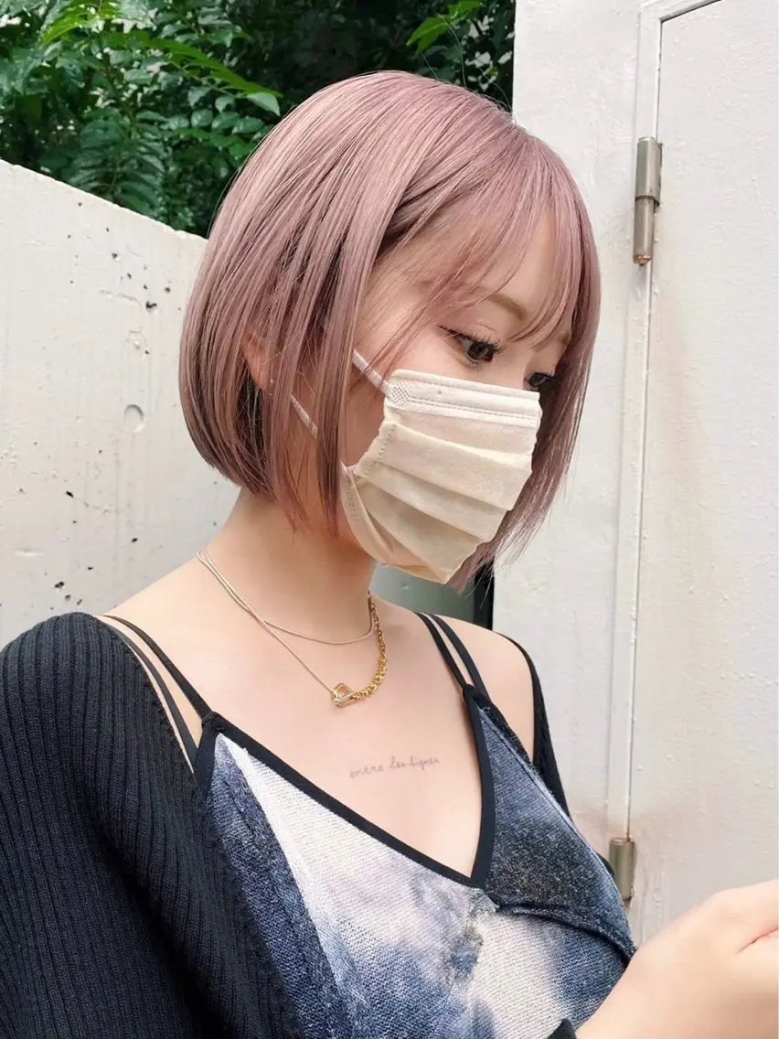 ミディアム ツヤ髪ミルクティー ベージュ🪽/三藤のヘアスタイル