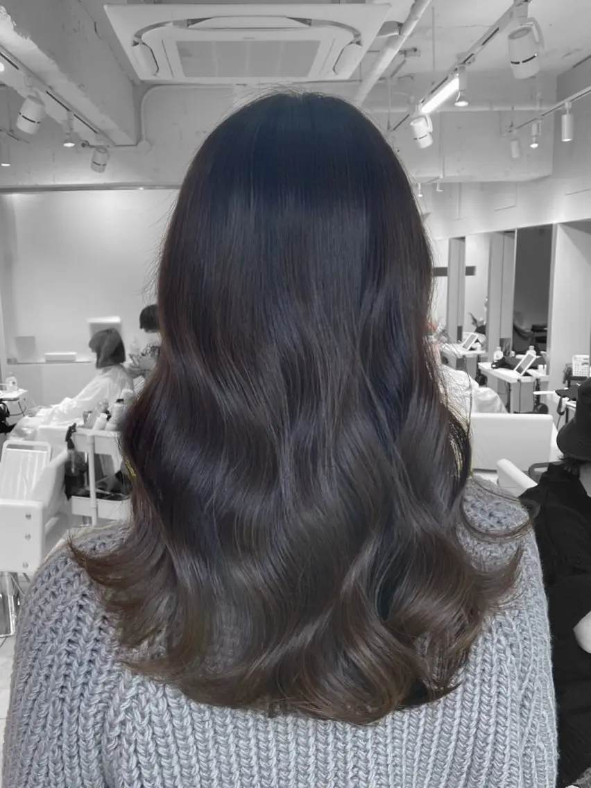 セミロング 暗色カラー/レイヤー 🩶KAITOのヘアスタイル