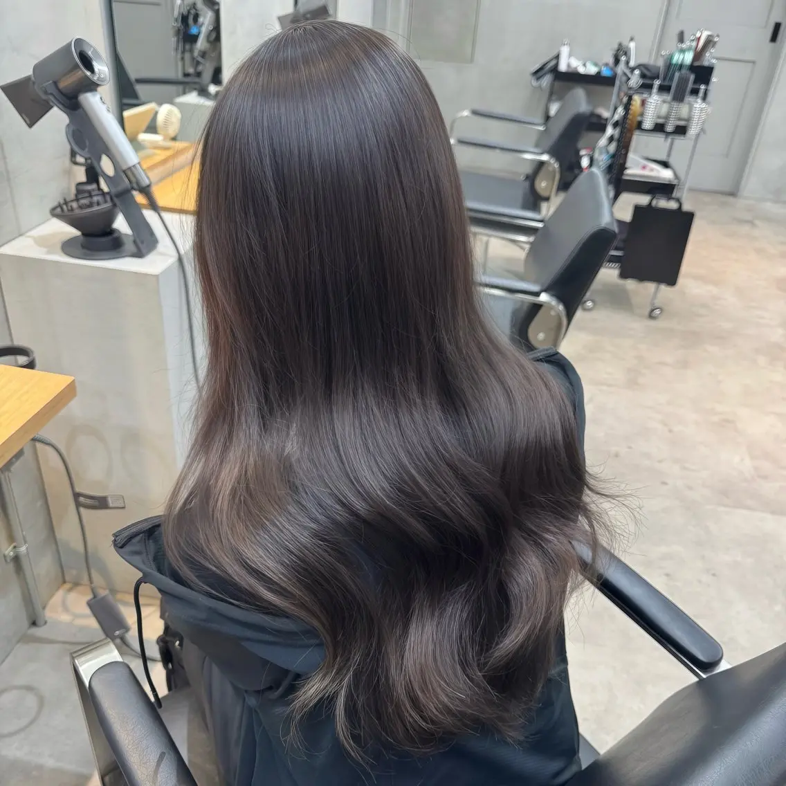 カラー ヘアカラー トリートメント Anna / TWINのヘアスタイル