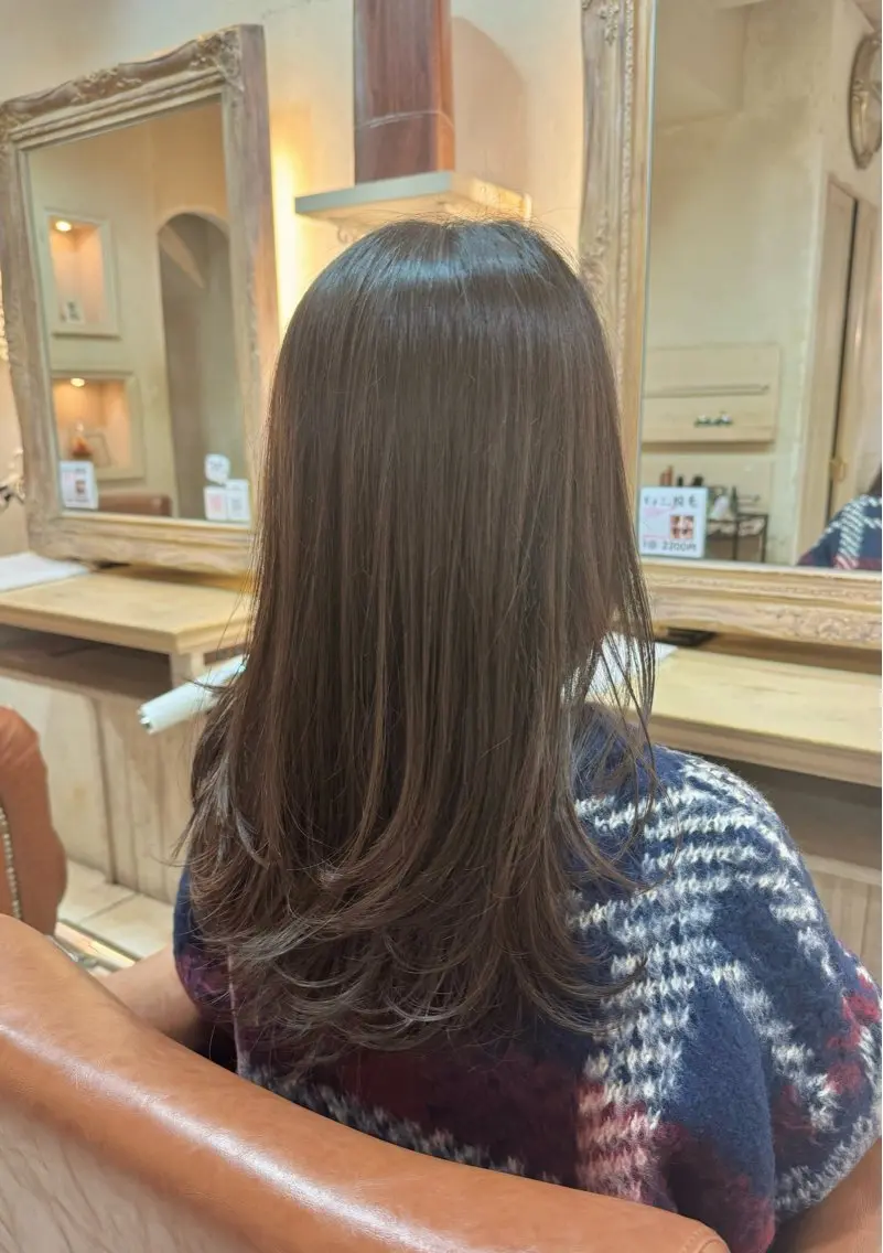 ロング レイヤーカット 前平 友慈のヘアスタイル