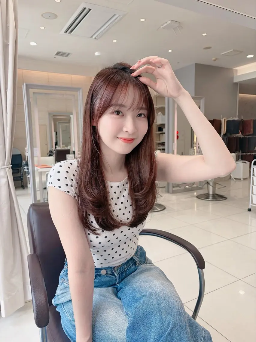 ロング くびれヘア 顔まわりレイヤー 顔周りカット 韓国風ヘア レイヤーカット ヘアカラー 髪質改善／レイヤー ハッシュカットひなたのヘアスタイル