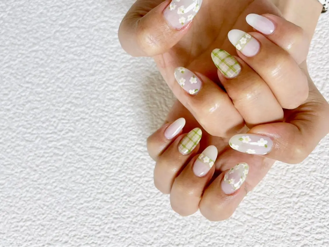 ネイル 桜ネイル フレンチネイル ジェルネイル ガラスフレンチ 韓国ネイル ハンドネイル kiki nail &brow二子玉川のネイルデザイン