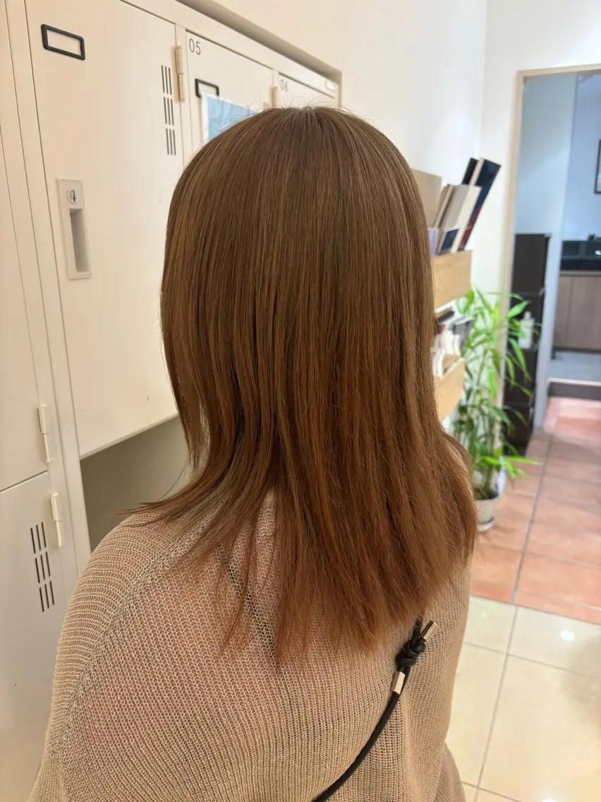 セミロング カラー ヘアアレンジ ブリーチ 縮毛矯正 ミドウチ アヤカのヘアスタイル