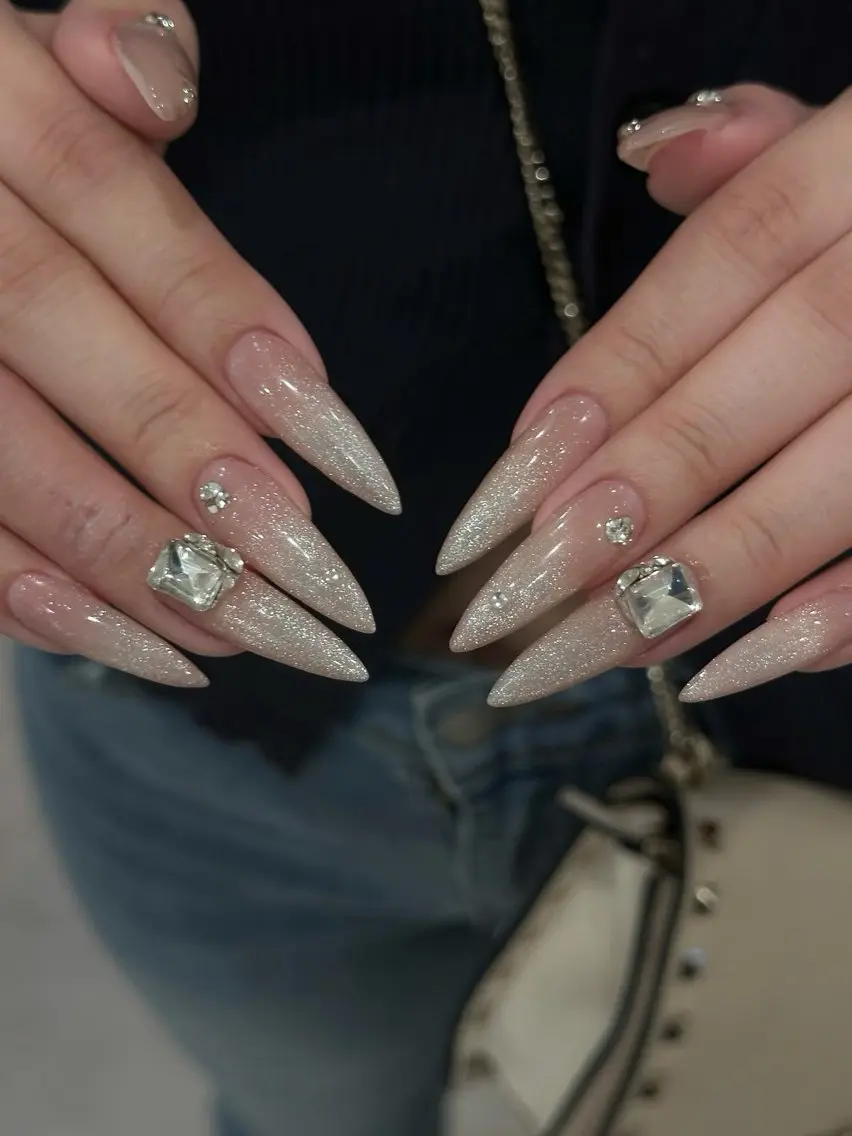 ネイル マグネットネイル Mina Aurea Nailのネイルデザイン