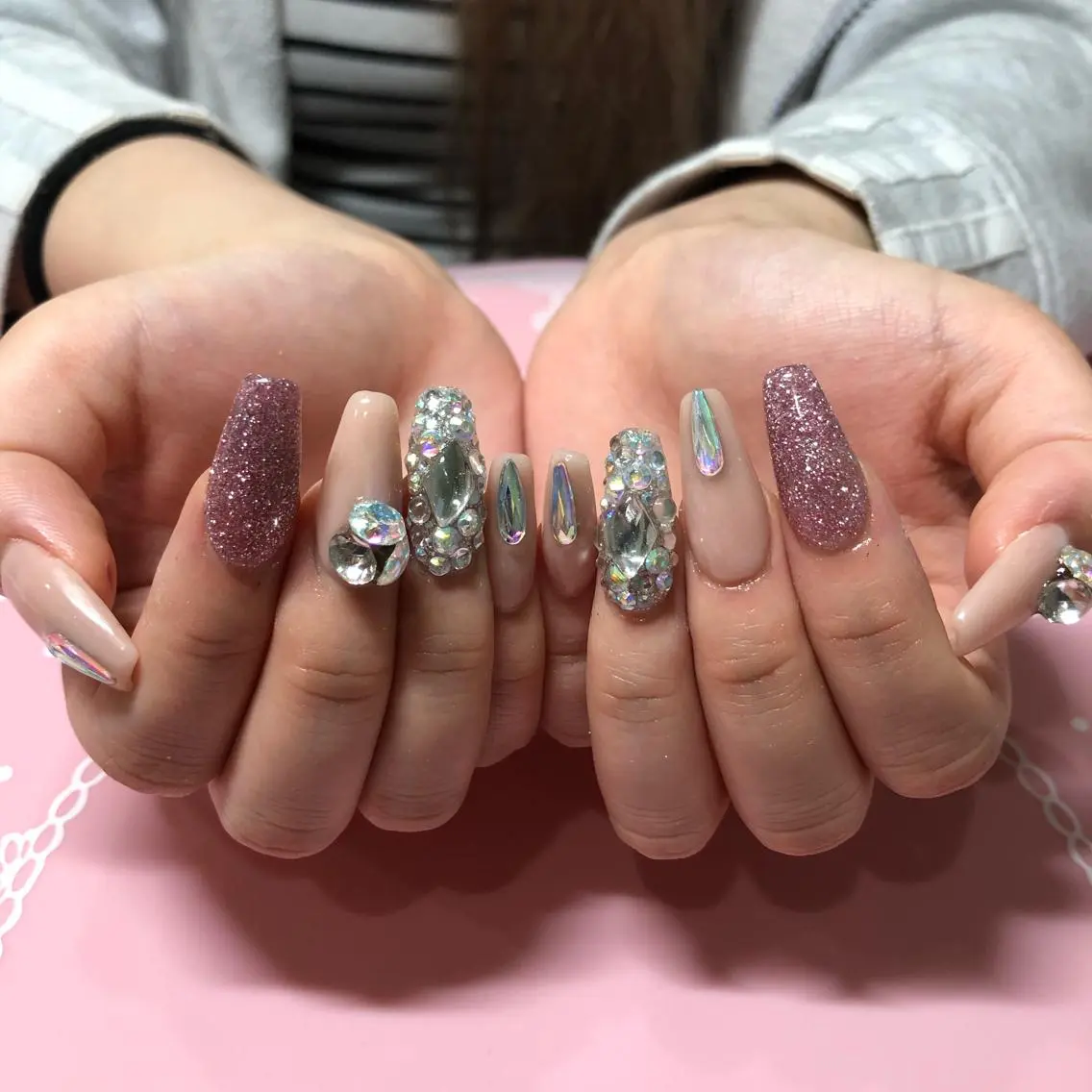 セミロング ネイル ストーンネイル ハンドネイル 《LB》ラブリエ Nail&eyeのマツエク・マツパデザイン