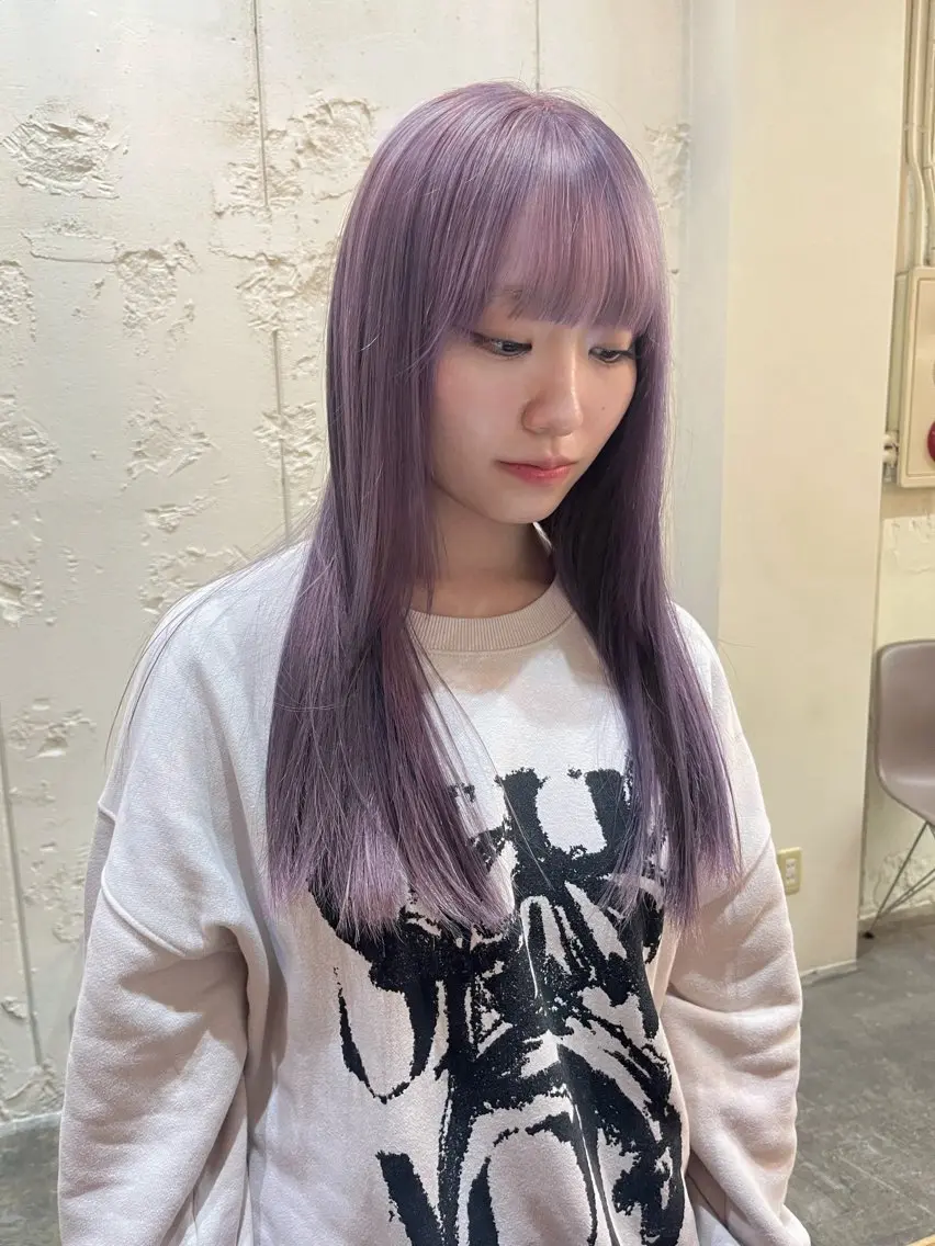 ロング カラー ブリーチ ラベンダーカラー ハイトーン🦢 Natsumiのヘアスタイル