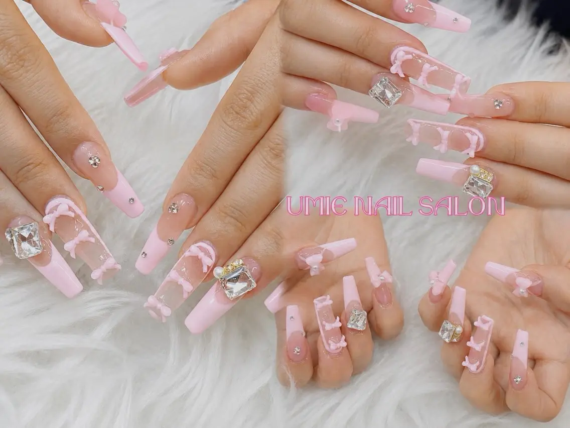 ネイル フットネイル フレンチネイル ジェルネイル ガラスフレンチ マグネットネイル UMIE NAIL SALONのネイルデザイン