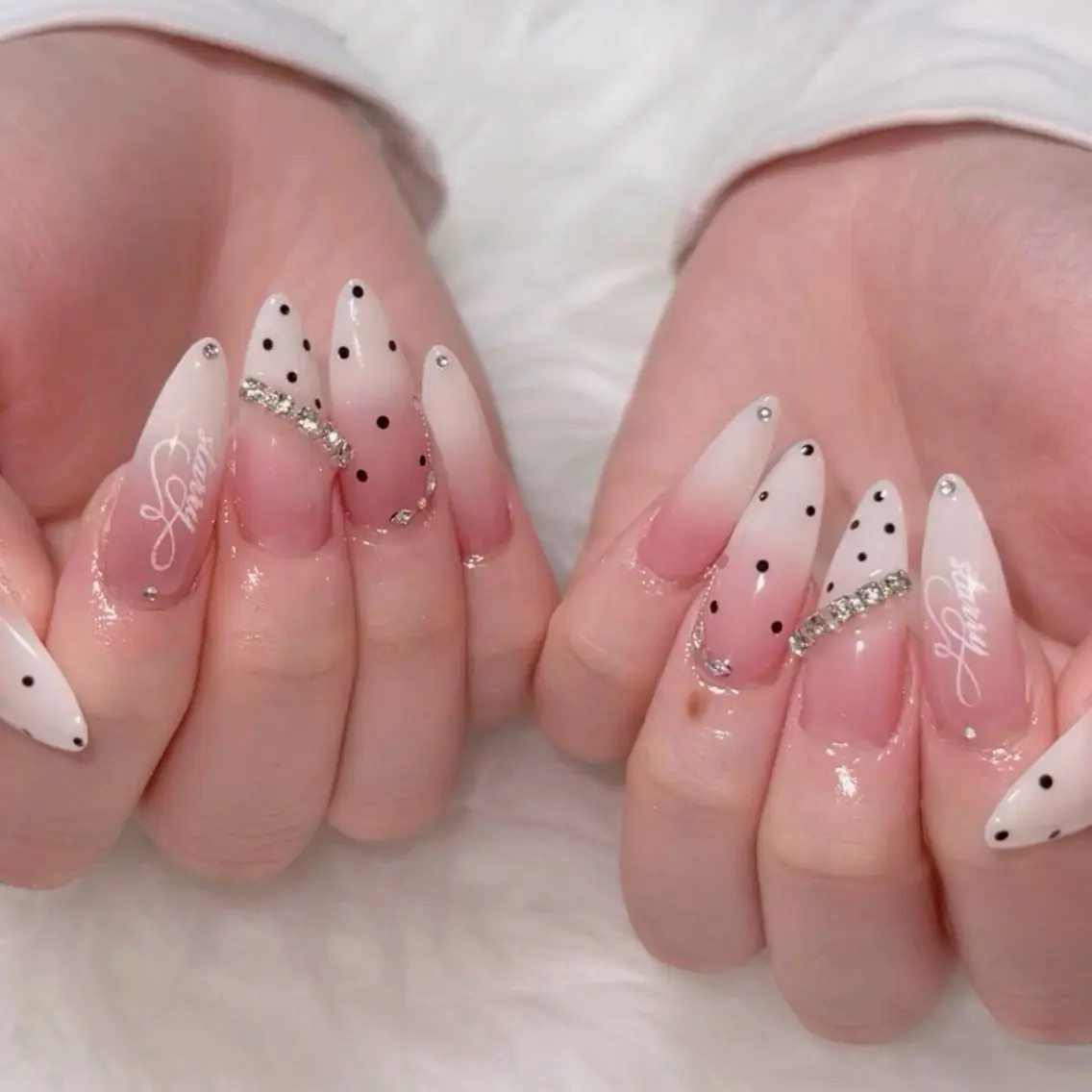 ネイル オーロラネイル 長さ出し フラッシュネイル フレンチネイル ジェルネイル ハンドネイル ハンドケア CiCi Nail Salonのネイルデザイン
