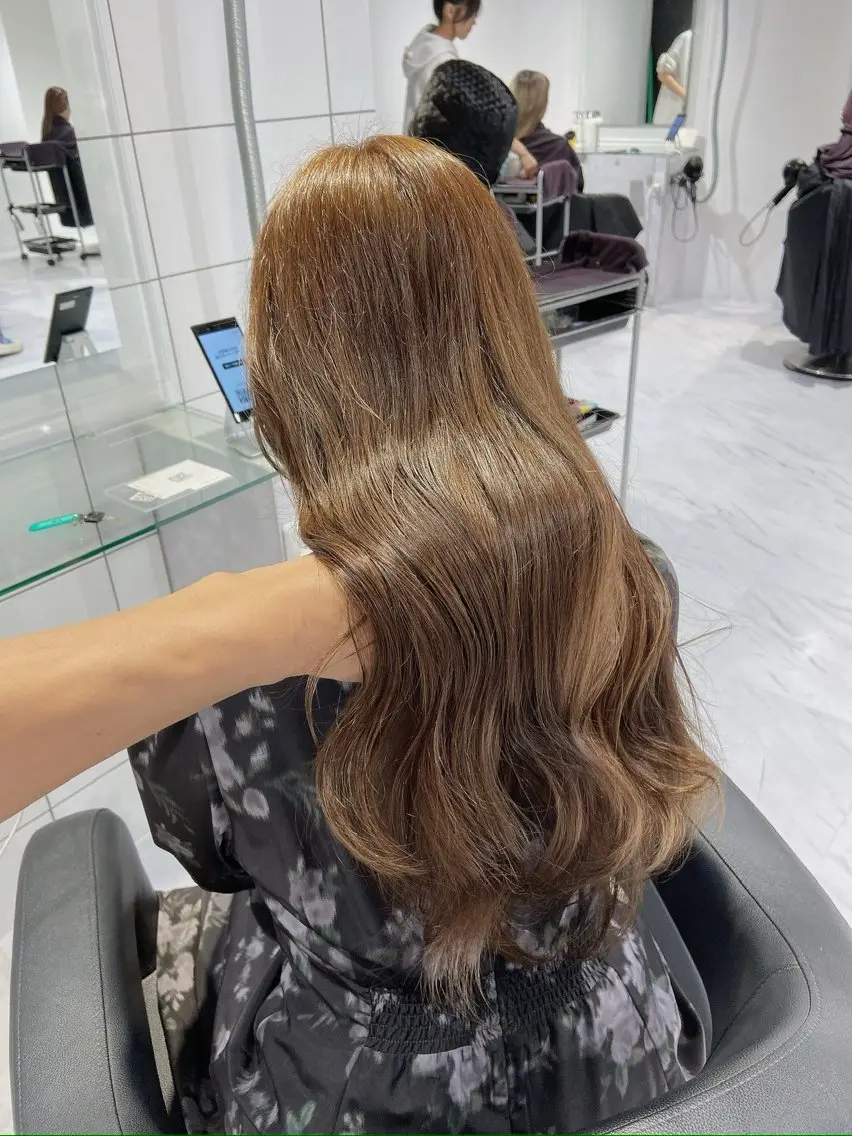 セミロング カラー センターパート特化 井上健太のヘアスタイル