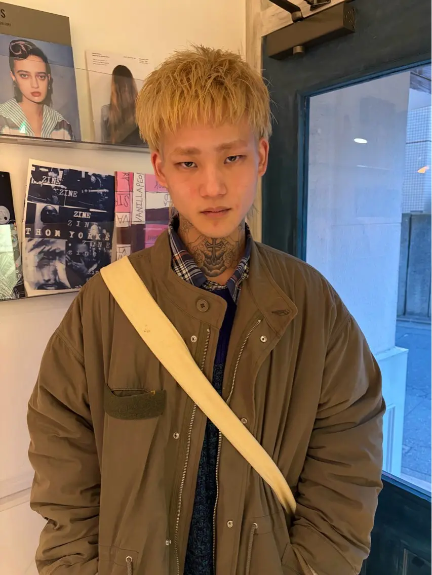 ショート カラー メンズ メンズブリーチ ブリーチ ブロンド ヘアカラー musiiik ryukiのヘアスタイル