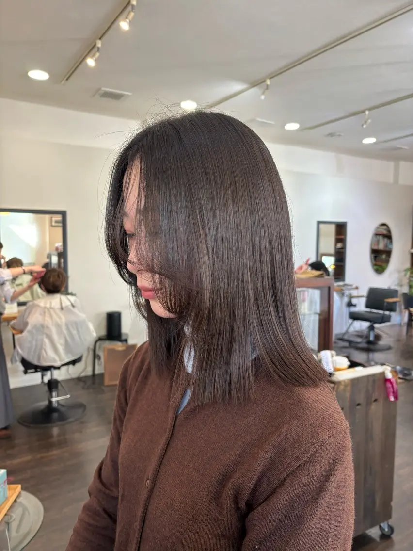ミディアム 三國 栞音のヘアスタイル