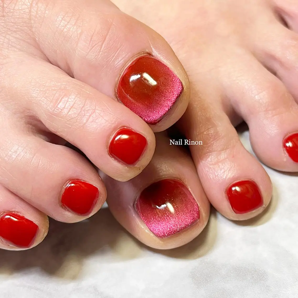 ネイル フットネイル 赤色 フットネイル Nail Rinonのネイルデザイン