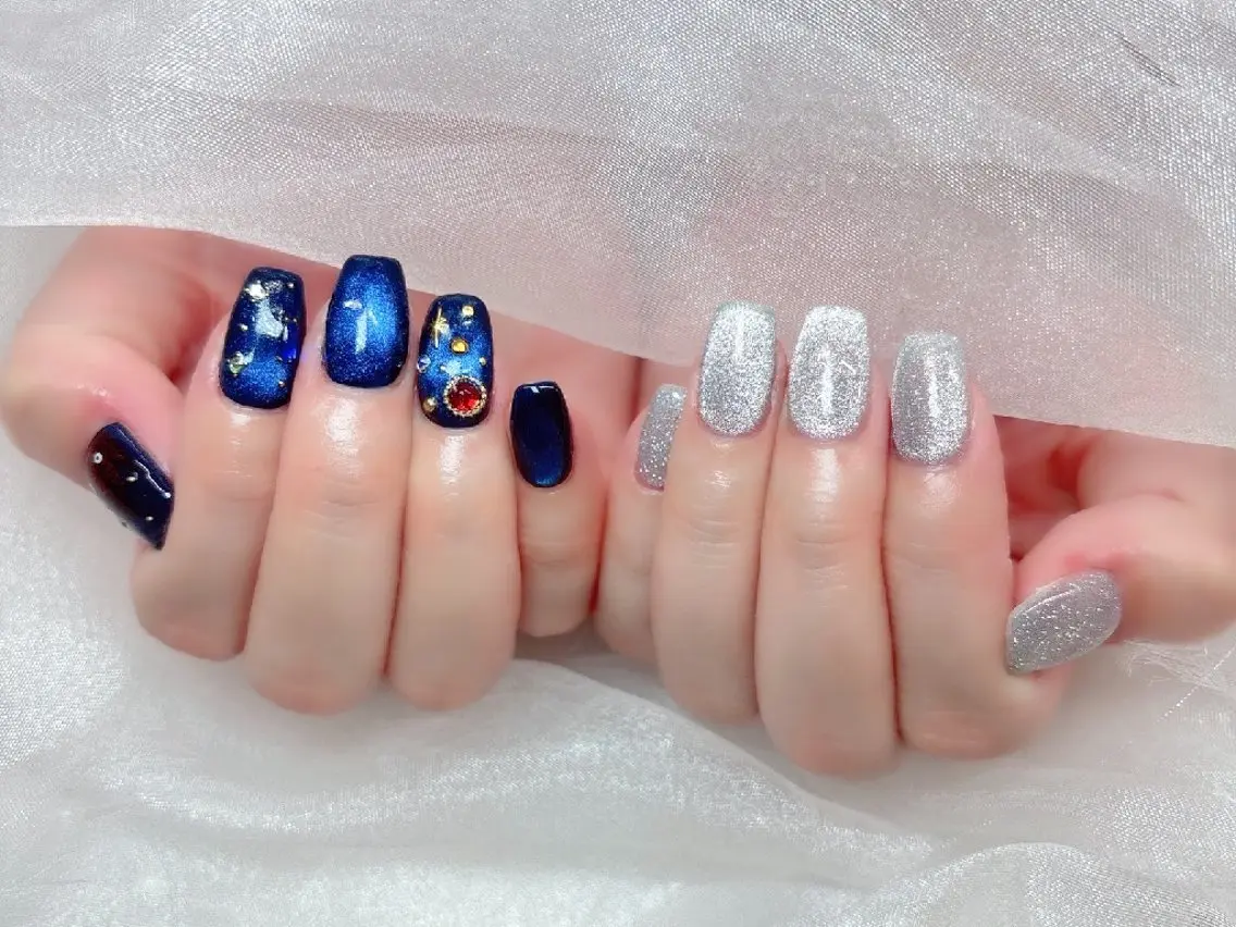 ネイル フラッシュネイル フレンチネイル キラキラネイル ラメ(グリッター) マグネットネイル Chouette Nailのネイルデザイン