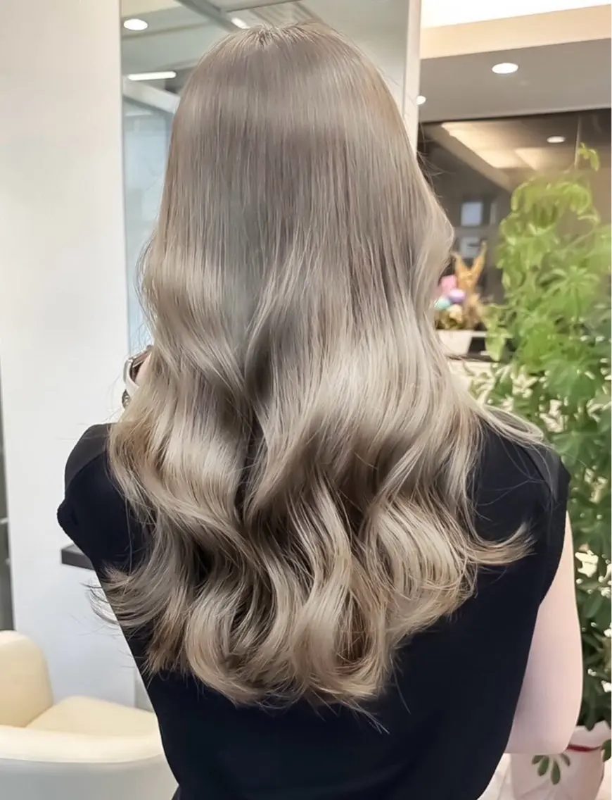 ロング カラー ヘアカラー 石井 彩乃のヘアスタイル
