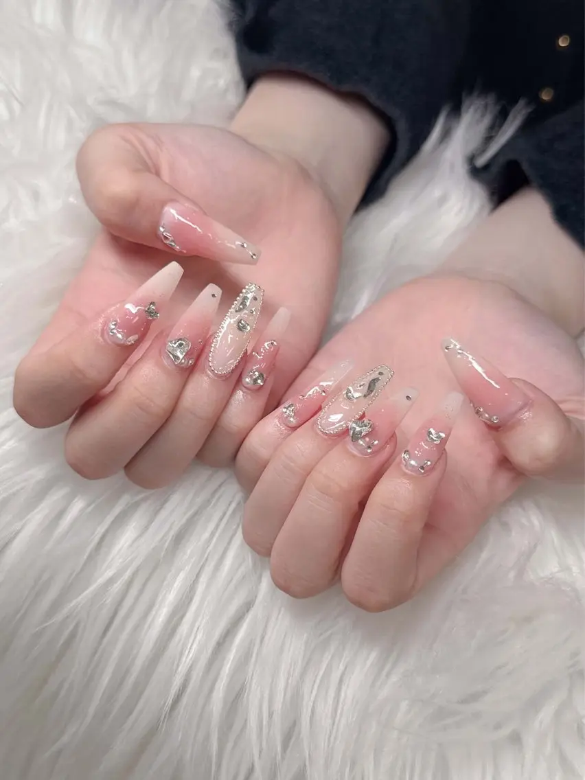 ネイル 長さ出し グラデーション 卒業式 キラキラネイル マグネットネイル ハンドネイル Lee Nailsのネイルデザイン
