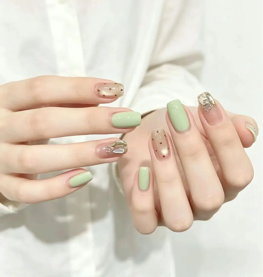 ネイル 胡蝶蘭レディースサロ ンNailMOKAのネイルデザイン