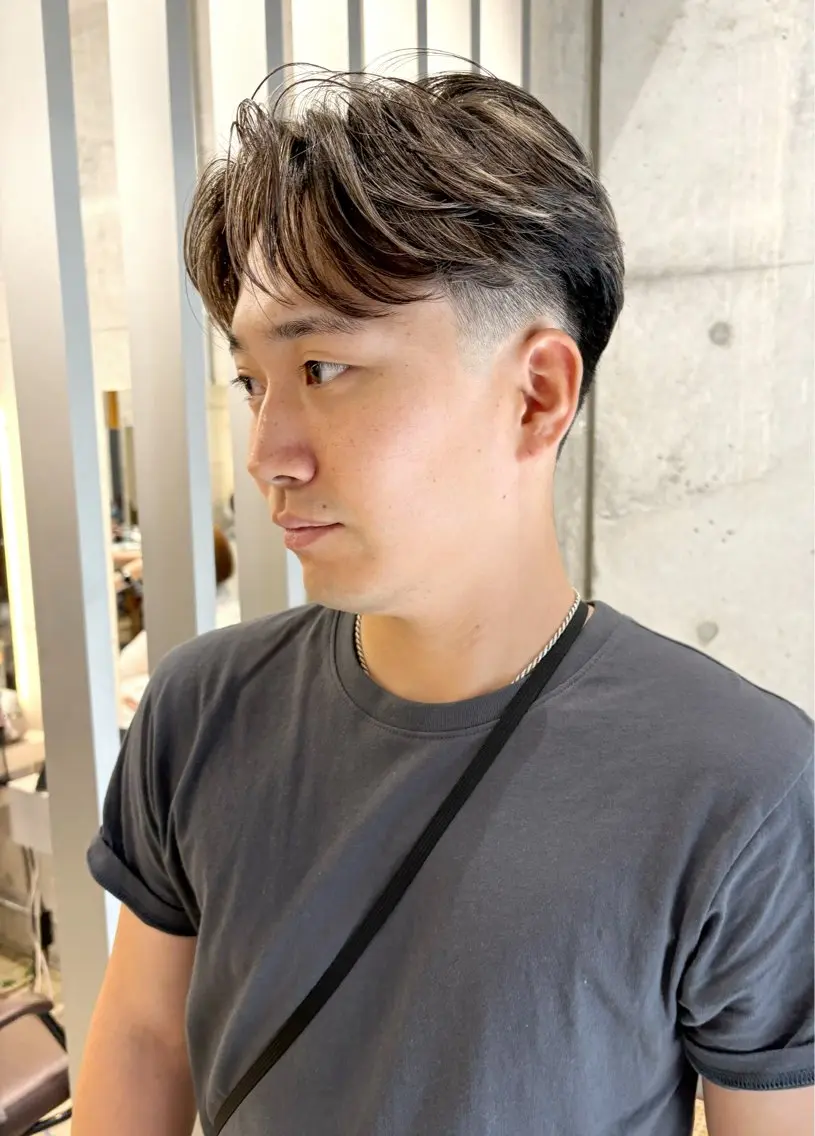 ショート カラー メンズ メンズハイライト ハイライトカラー ハイライト カット ヘアカラー パーマ 【メンズ縮毛矯正】 FILMS  軍司のヘアスタイル