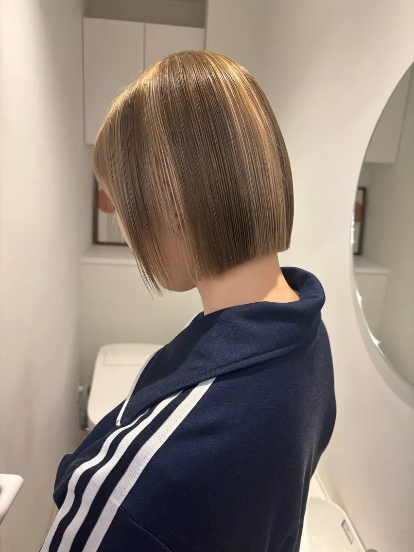 ショート まろやかベージュ🤎 艶カラー🔔リンのヘアスタイル