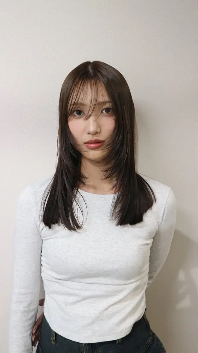 セミロング カラー AKO .のヘアスタイル