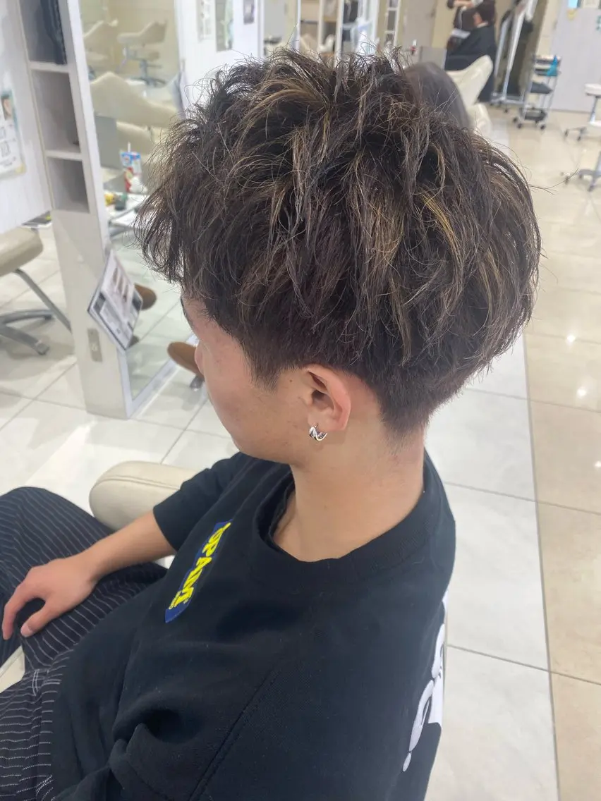 ショート カラー メンズ 中山 愛美莉のヘアスタイル