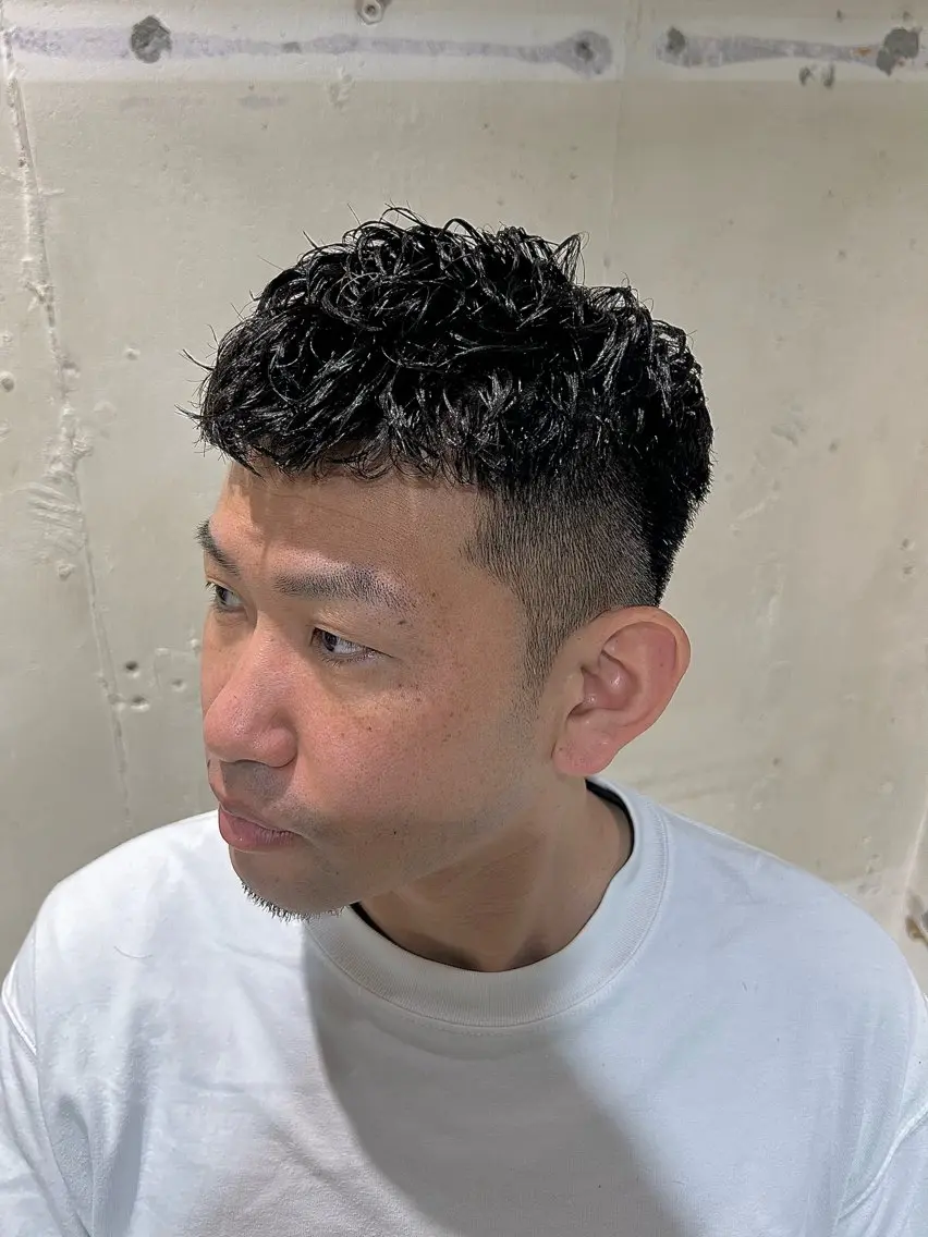 メンズカット➕アイロンパーマ➕シャンプーお顔剃り➕マッサージ➕ヘアセットの写真