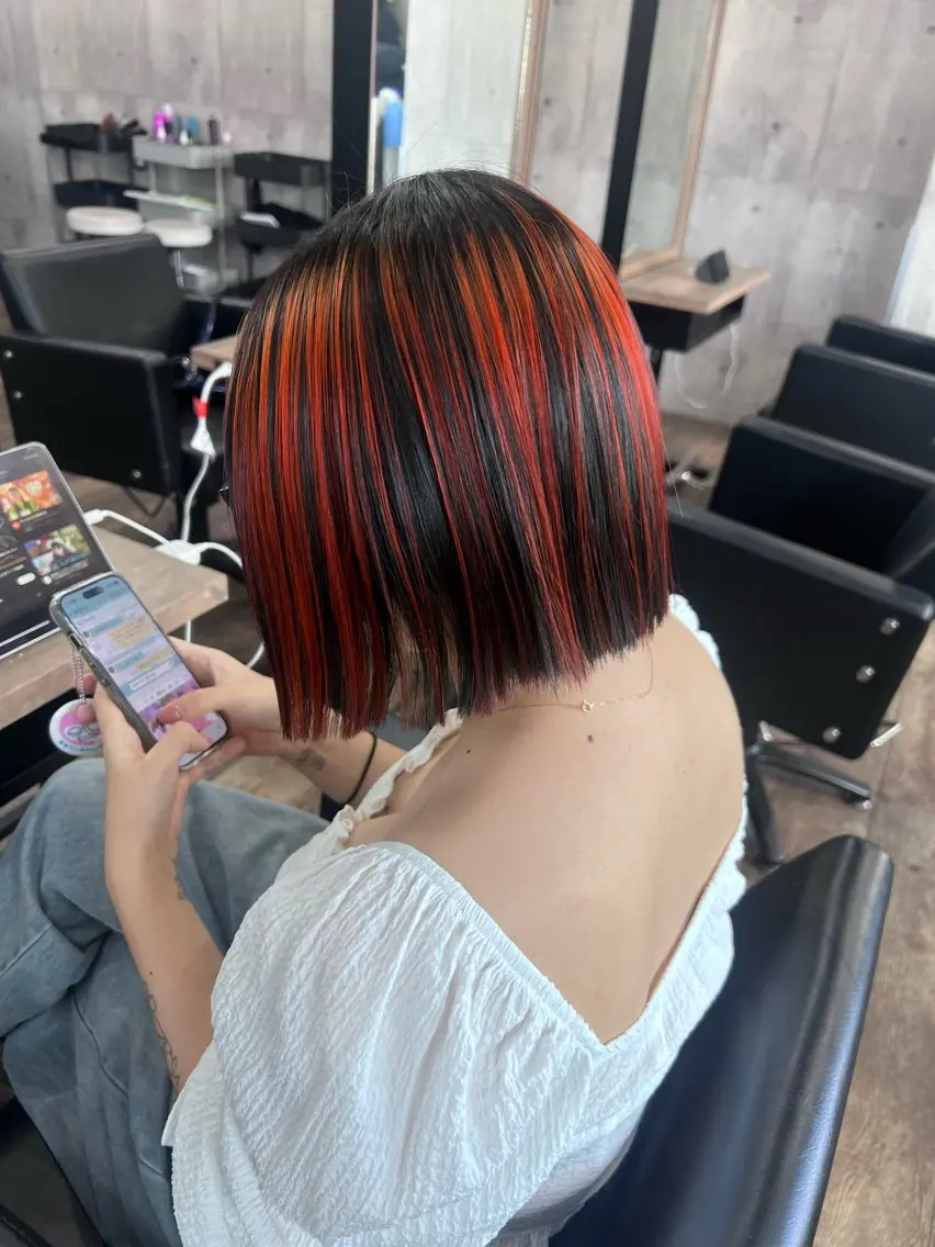 ミディアム ボブ ハイライト レイヤーカット サニーサイド大名 ダブルカラー髪質改善のヘアスタイル