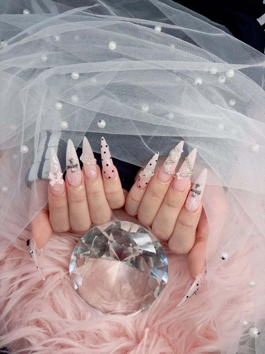 ネイル アートネイル オーロラネイル チークネイル 長さ出し フットネイル ハンドネイル Chan nailsのネイルデザイン