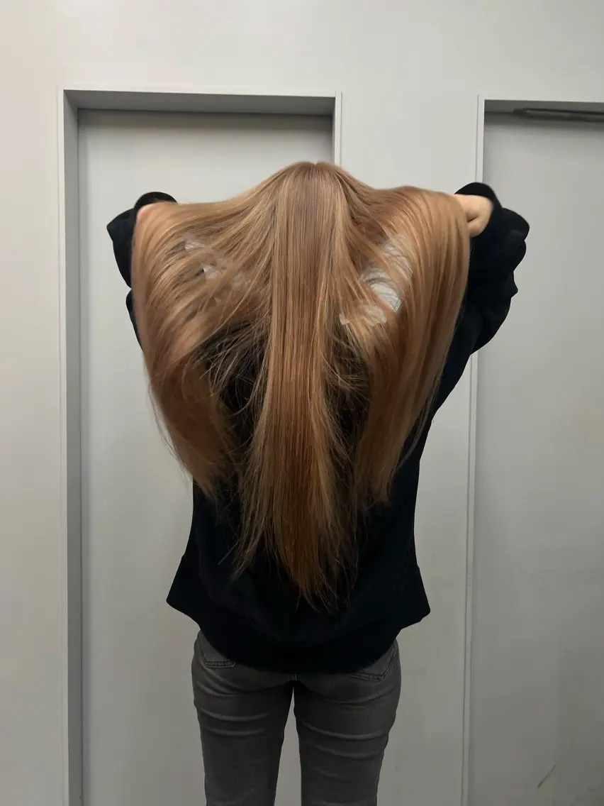 カラー ヘアカラー トリートメント ケアブリーチ特化 ハイトーンカラーのヘアスタイル
