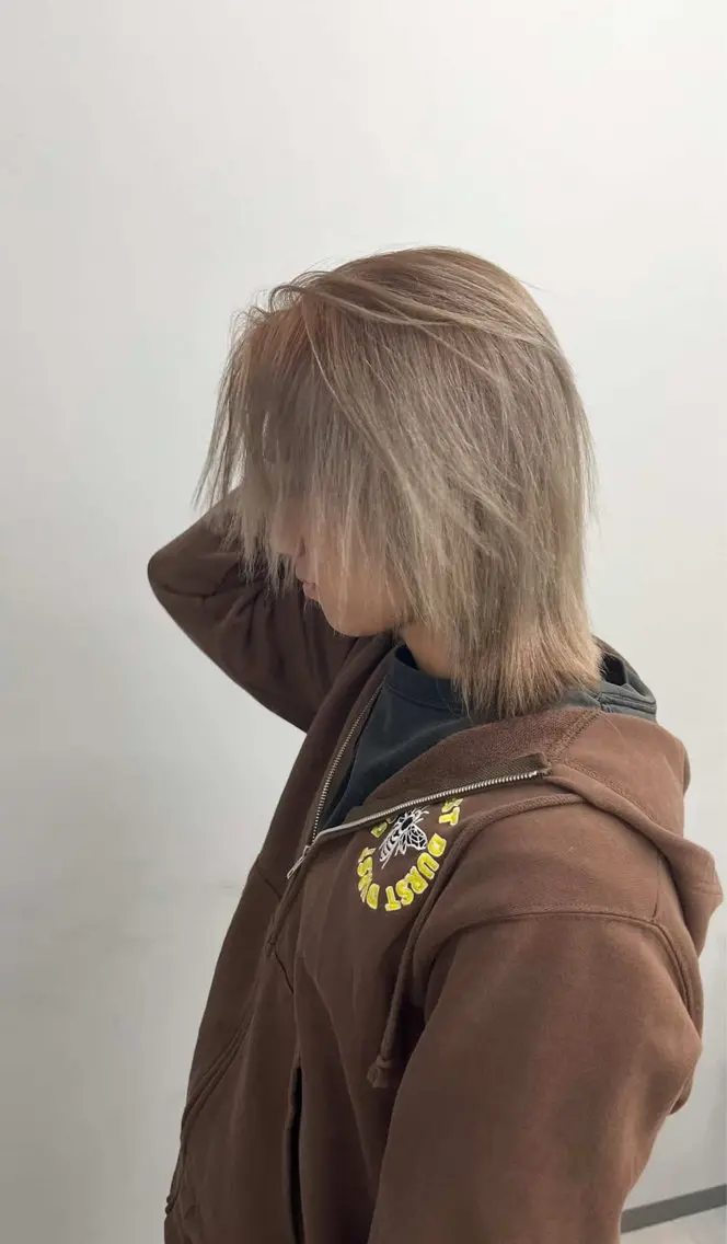 ショート カラー メンズ 艶カラー ／韓国風カラーのヘアスタイル