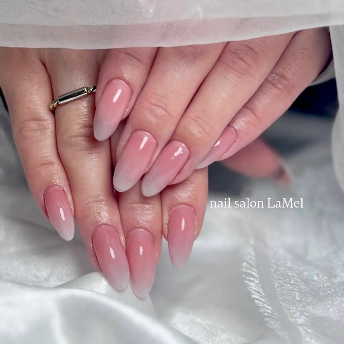 ネイル グラデーション オフィスネイル ピンク ブライダルネイル ホワイト ハンドネイル 【nailsalon LaMeL】岡崎のネイルデザイン