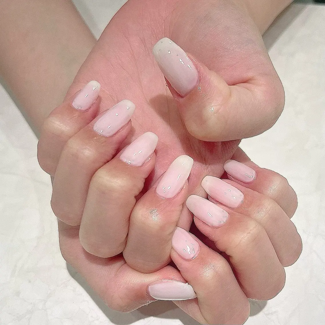 ネイル ホワイト ハンドネイル C. Rinaのネイルデザイン