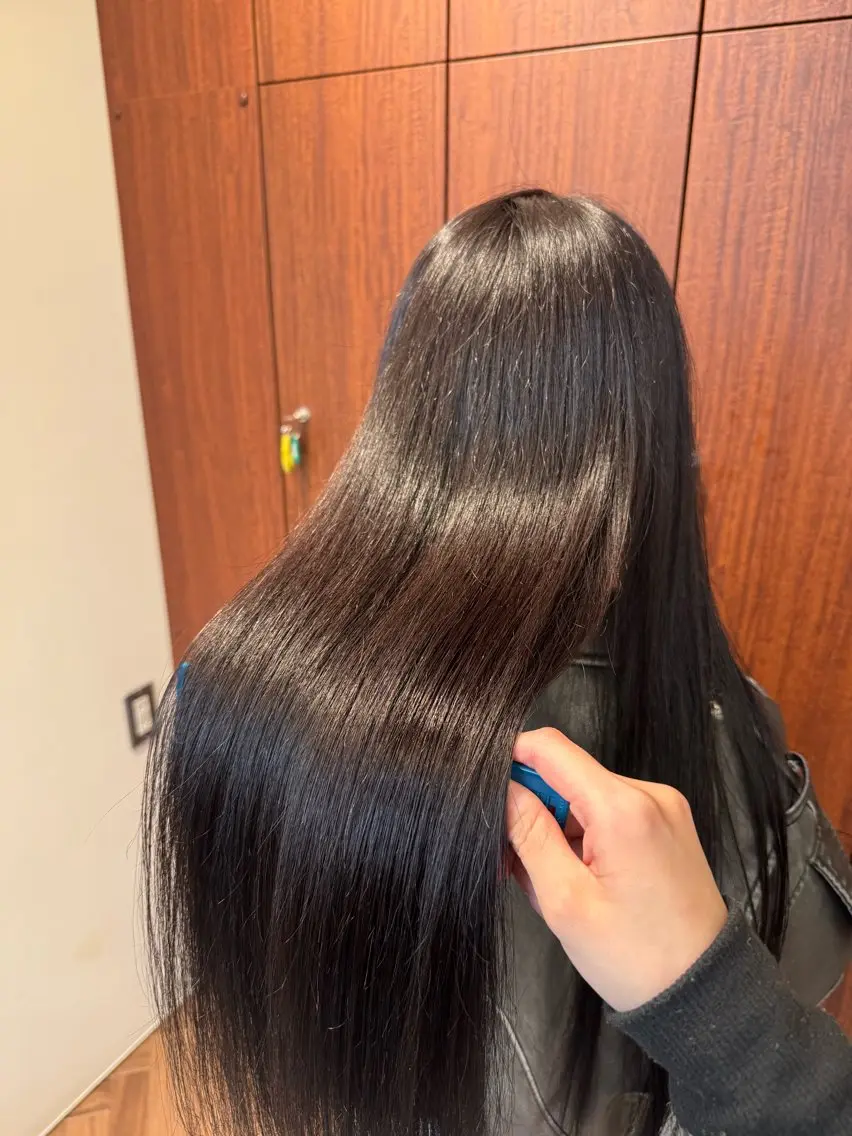 ロング ヘアカラー 小内 亮吾のヘアスタイル
