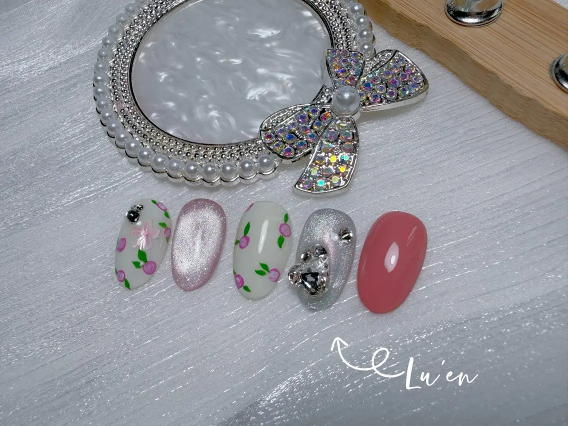 ミディアム カラー Lu’en Nailsのネイルデザイン
