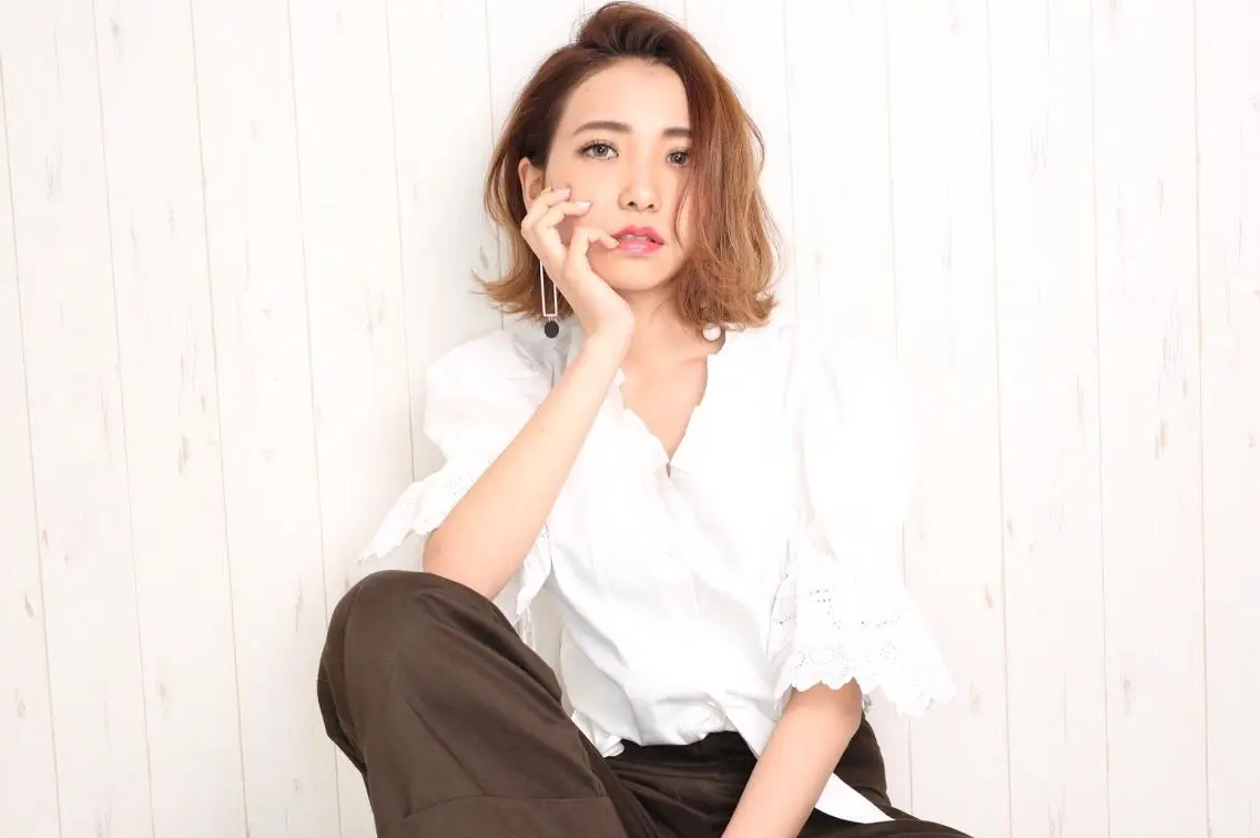 カラー ハイトーンブリーチ 土坂 由志【京都】のヘアスタイル