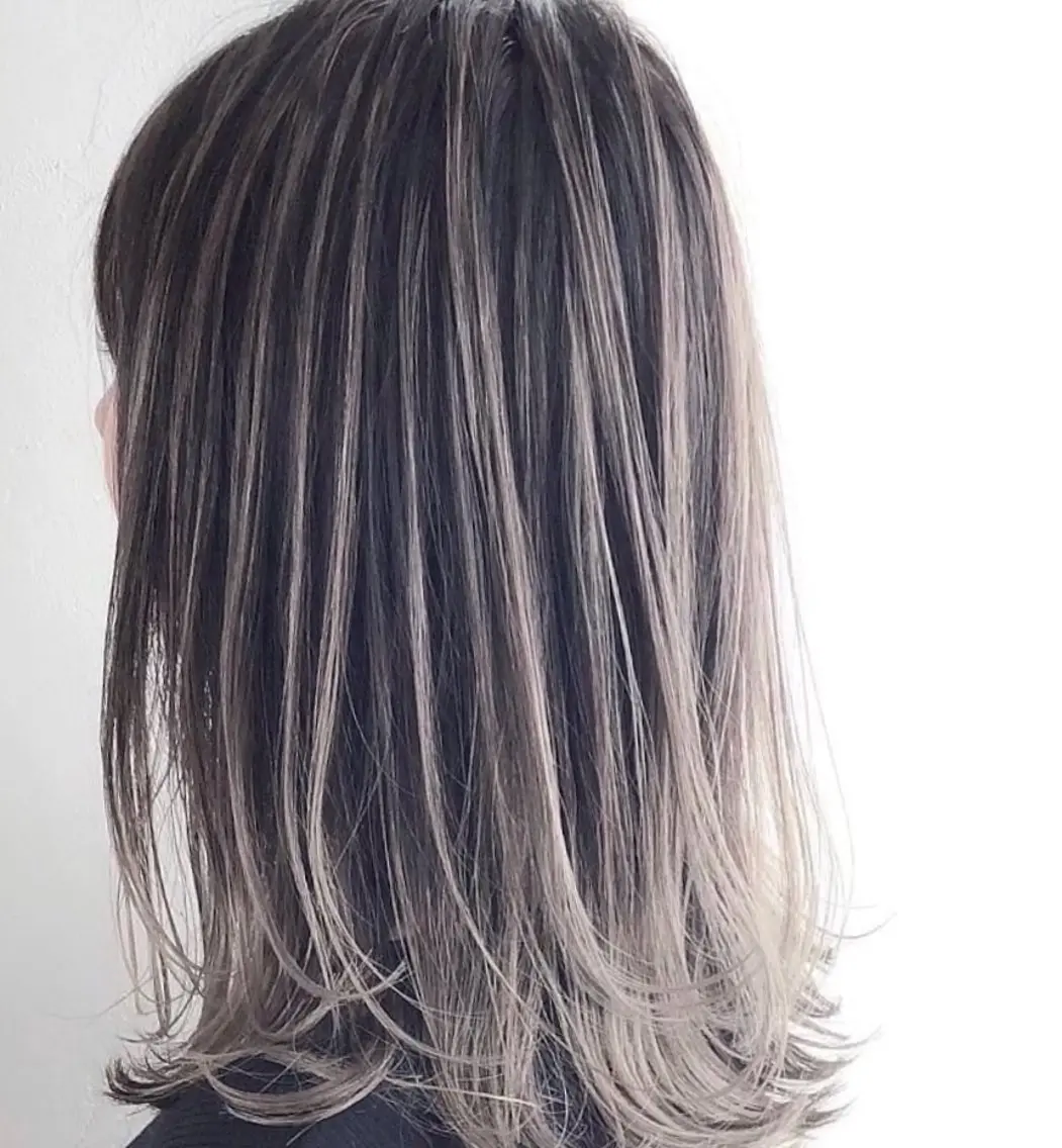 ロング カラー ブリーチ ハイライトカラー ハイライト 髪質改善 カット ヘアカラー トリートメント ヘッドスパ 💎KINUJO が買える美容室のヘアスタイル
