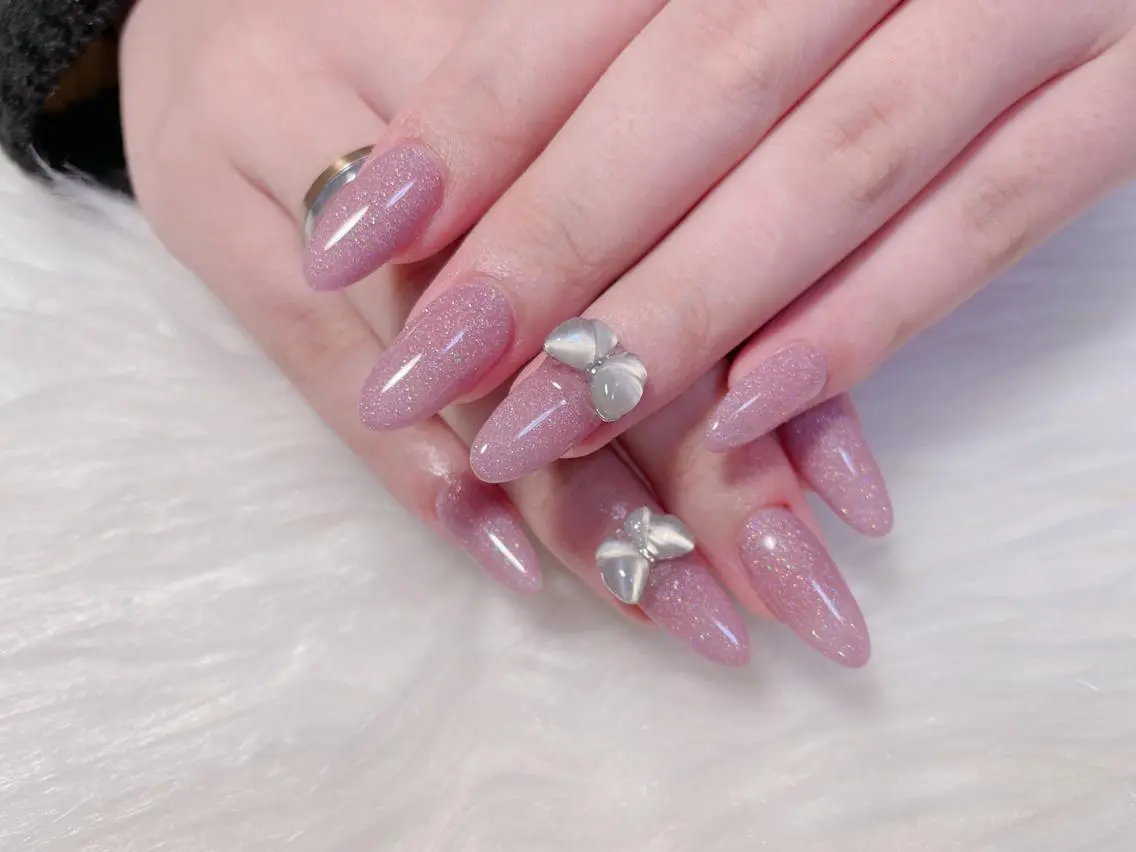 Hant【自爪】💅ハンド★ワンカラー＋2個大きいパーツor2本埋め尽くし★付け替えオフ全部無料ケア込み　¥4580の写真