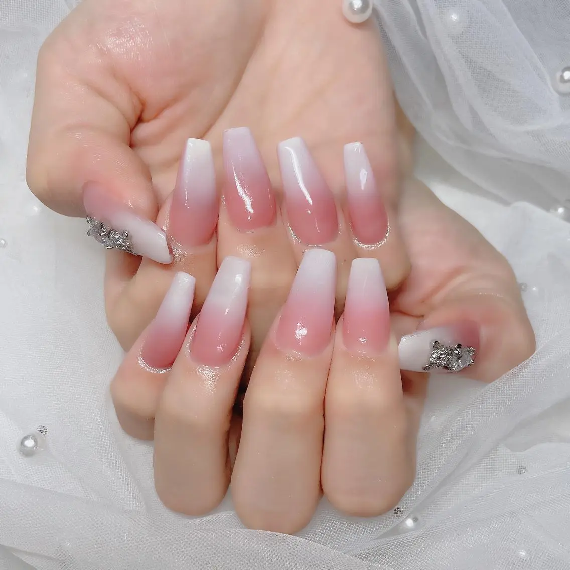ネイル チークネイル フラッシュネイル フレンチネイル キラキラネイル 韓国ネイル ハンドネイル merci nailのネイルデザイン