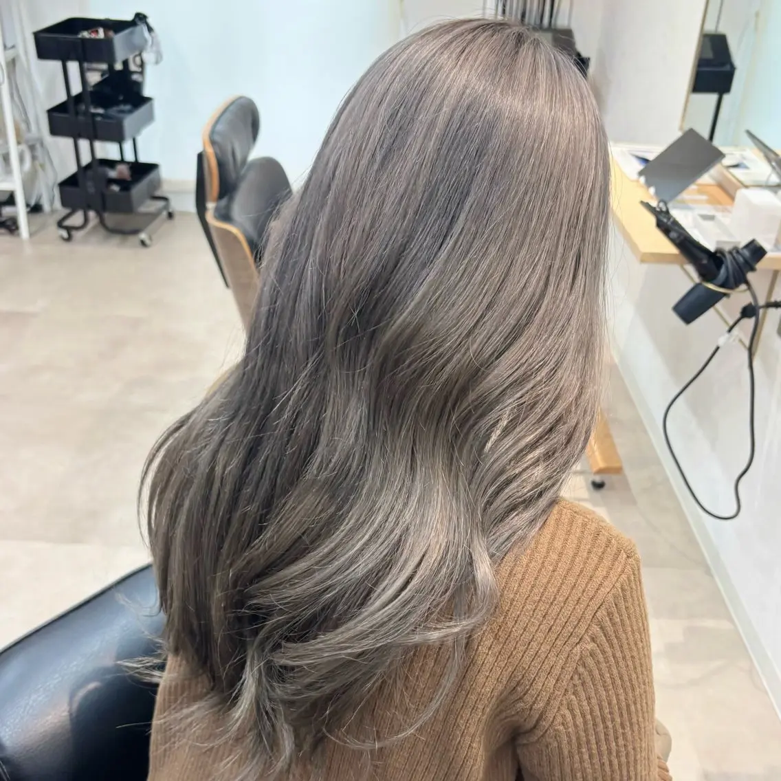 ロング アッシュ カット ヘアカラー トリートメント 🫧透明感/レイヤー /縮毛矯正/うみ🌟のヘアスタイル