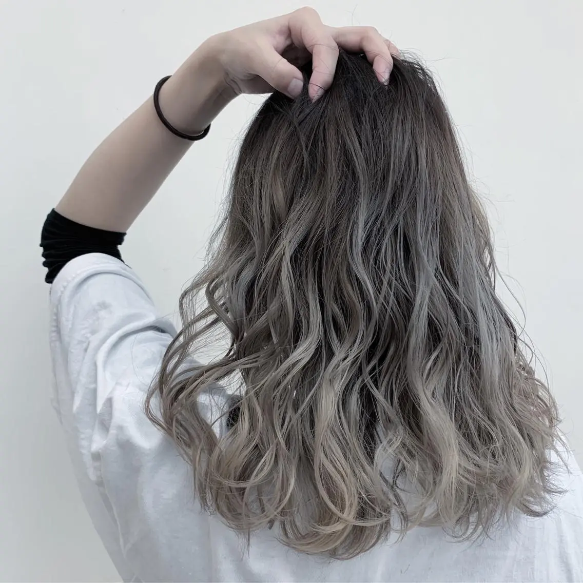 ミディアム カラー バレイヤージュ レイヤーカット カット ヘアカラー ブリーチ/バレイヤ ージュ川端裕司のヘアスタイル