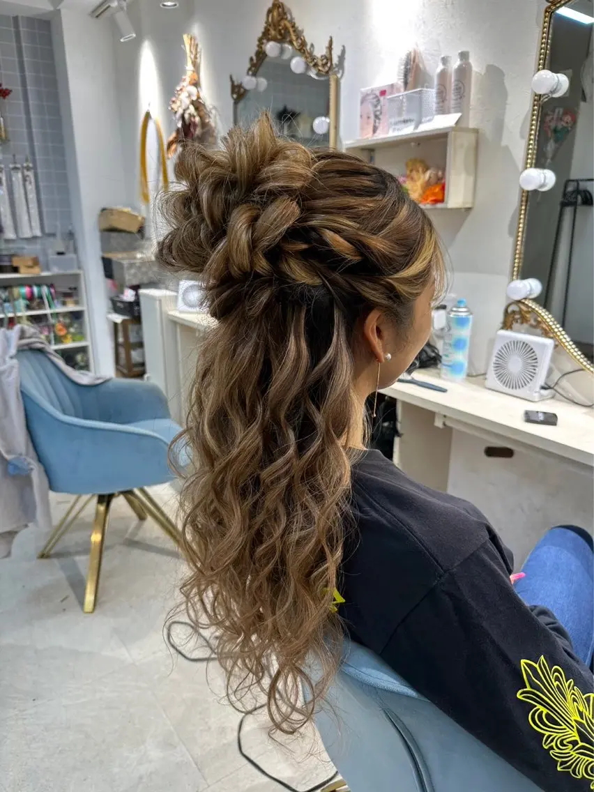 ロング ヘアアレンジ ハーフアップ お団子ヘア ヘアセット エクステ専門店AIM /百花のヘアスタイル