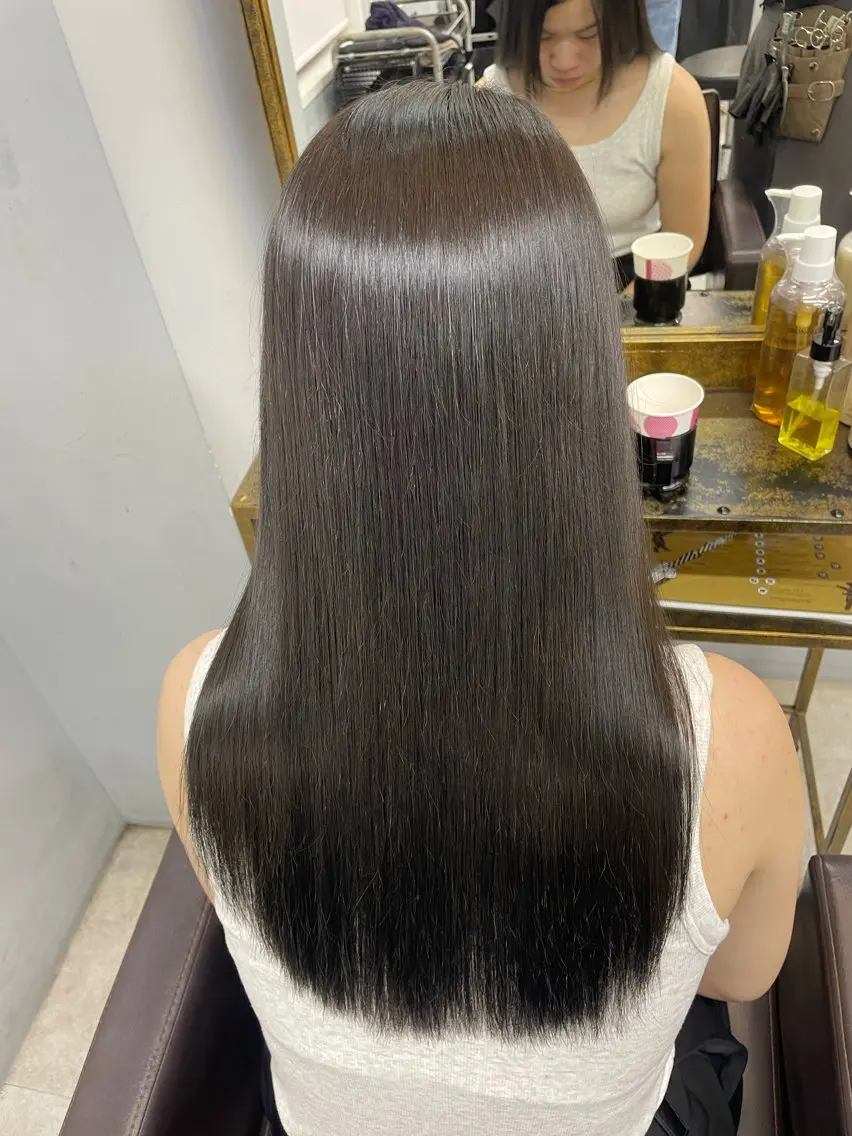 セミロング 佐藤 菜穂のヘアスタイル