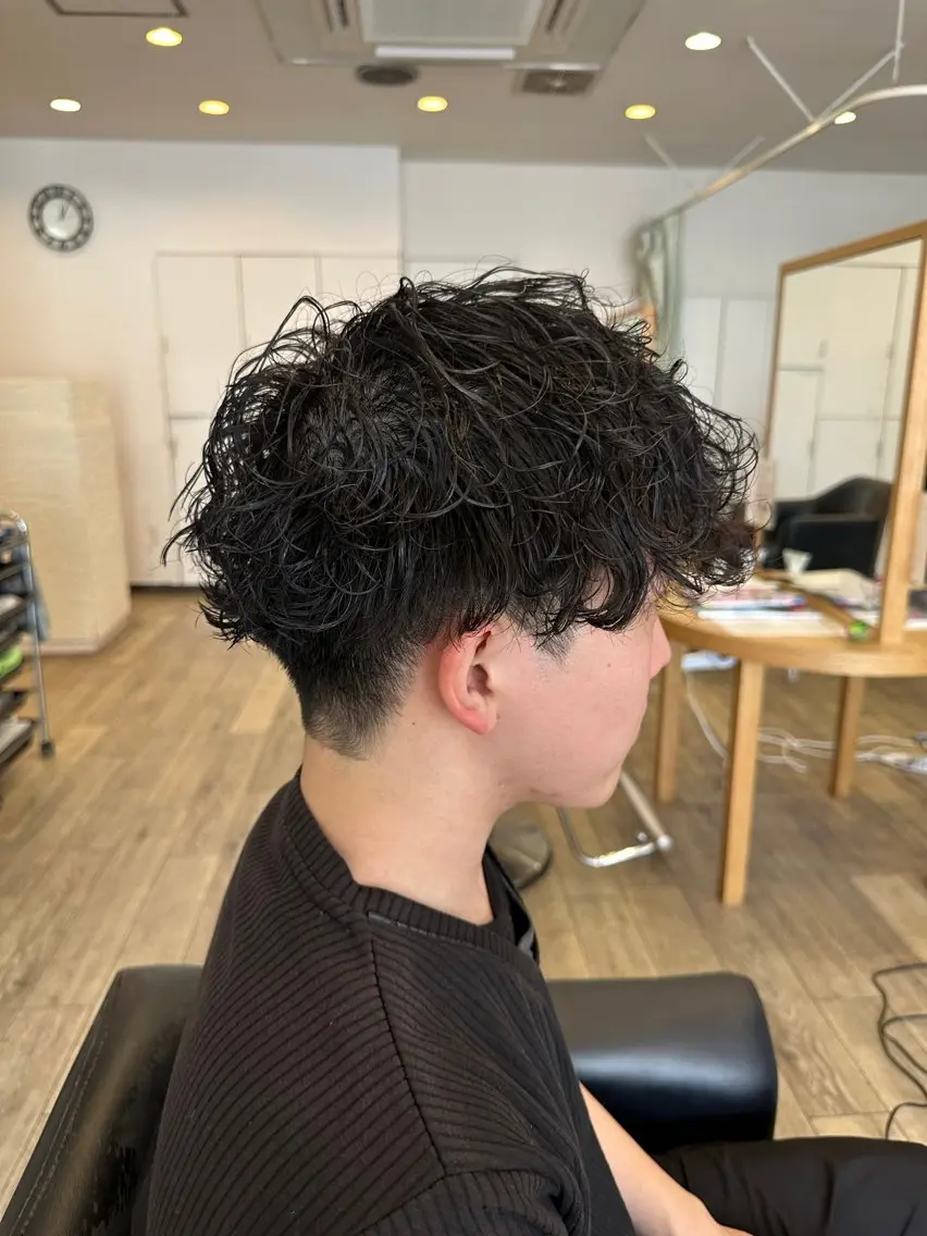 メンズ マッシュ 波巻きパーマ 北村 勇樹のヘアスタイル