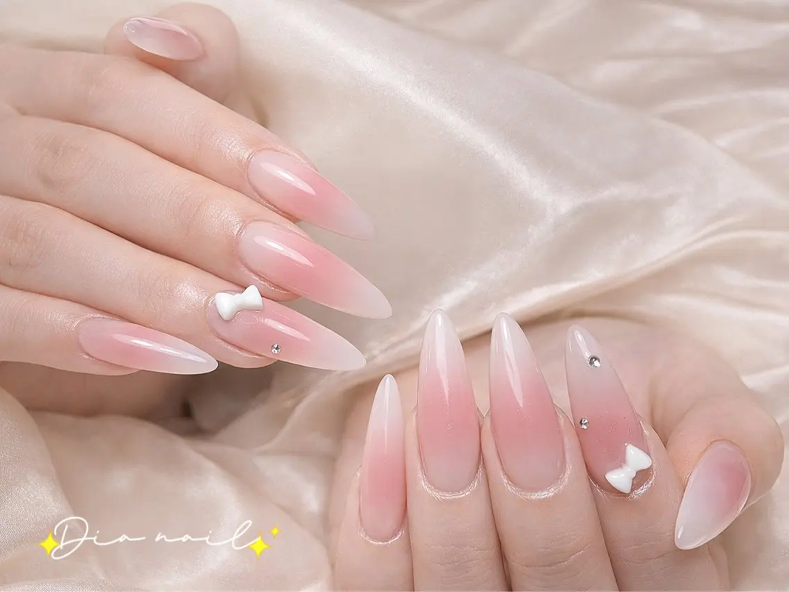 🎀チップ長さだし期間限定★チークネイル★＋ベース1色パーツ2個付き🎀￥10480→¥7,980の写真